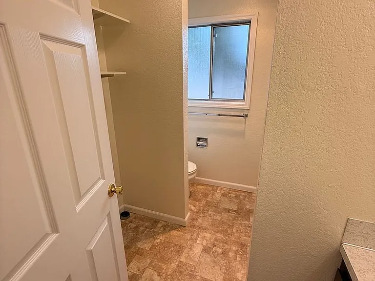 1959 Green Ave #1961 — Photo 8