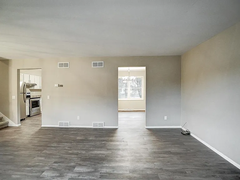 2678 Richardson St — Photo 6
