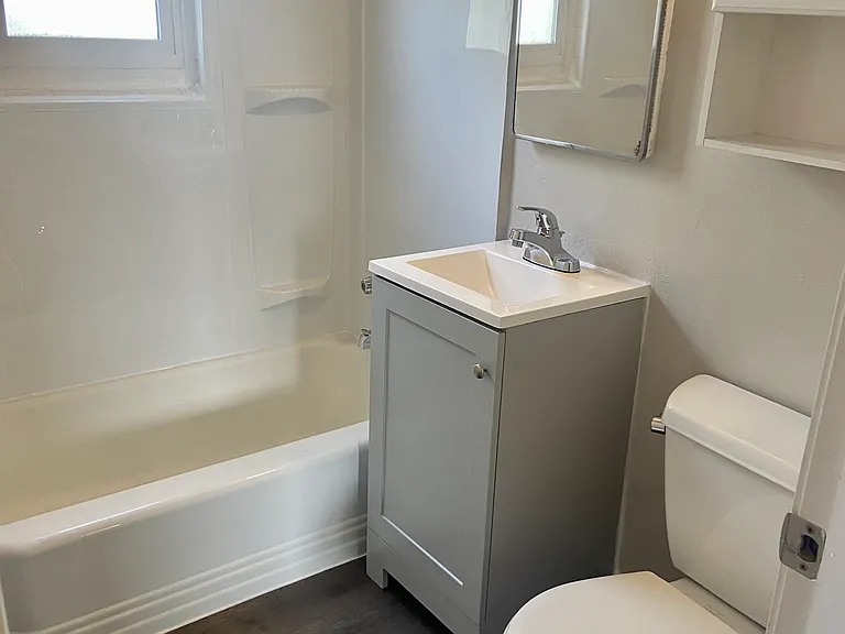 1215 Queen Anne Ave N #1 — Photo 11