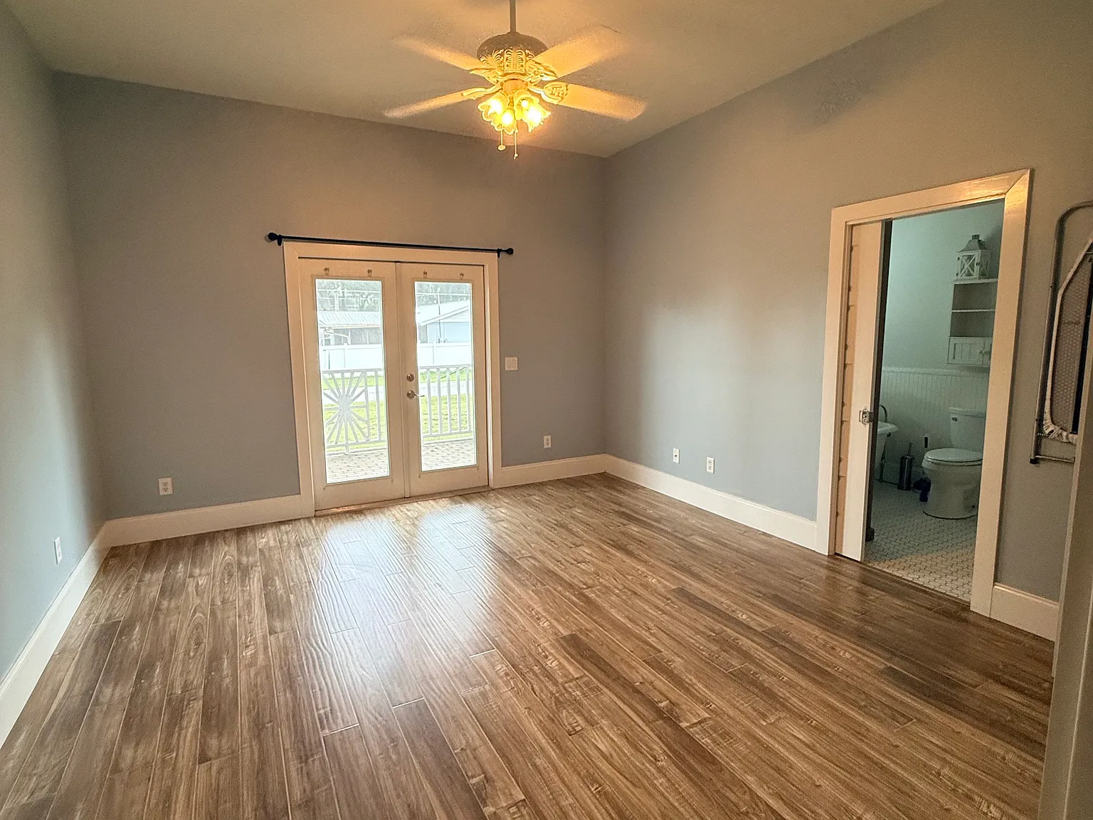 3 bed, 1983 sqft, $3,200 — Photo 4