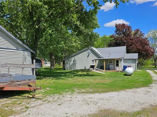 615 S Cherry St, Clearmont, MO 64431