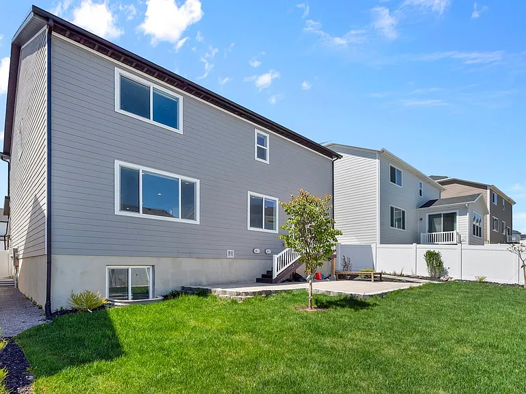 2156 N Wallflower Dr — Photo 37