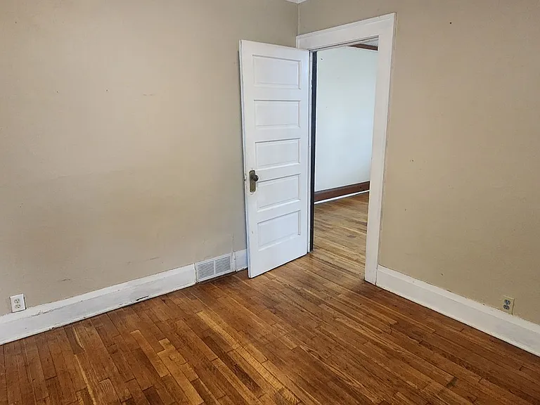 1711 Washington Ave — Photo 6