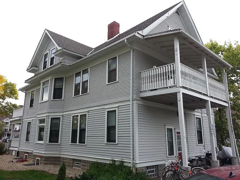 Building Photo - 627 Ontario St SE