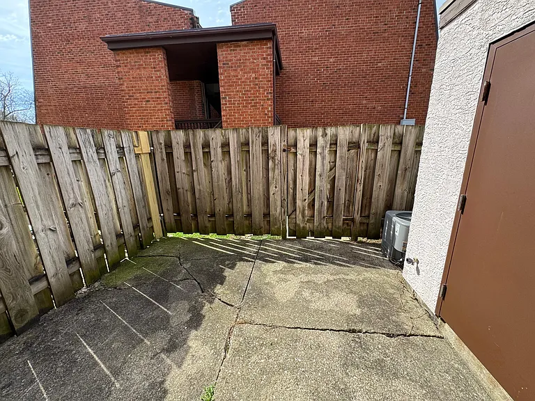 22 King Arthur Blvd — Photo 18