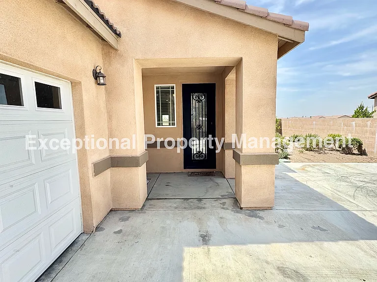 16265 Plum St — Photo 2