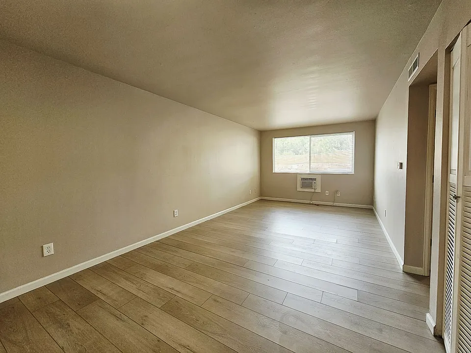 107 University Dr #1