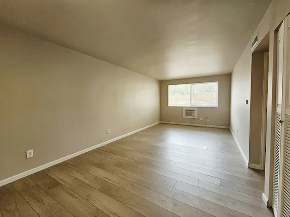 107 University Dr, Colorado Springs, CO