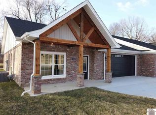 121 Long Dr, Paducah, KY 42003