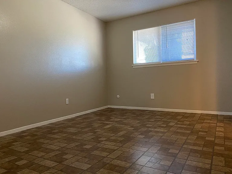 6435 Pizarro St — Photo 10