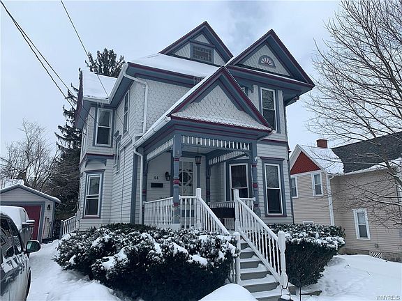2nd image of 44 Elm St