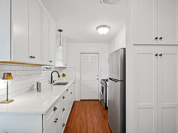 5th image of 1711 Picton Ln