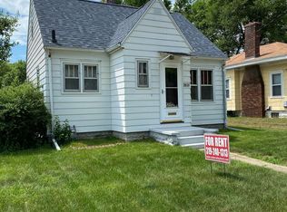 2621 E 4th St, Waterloo, IA 50703