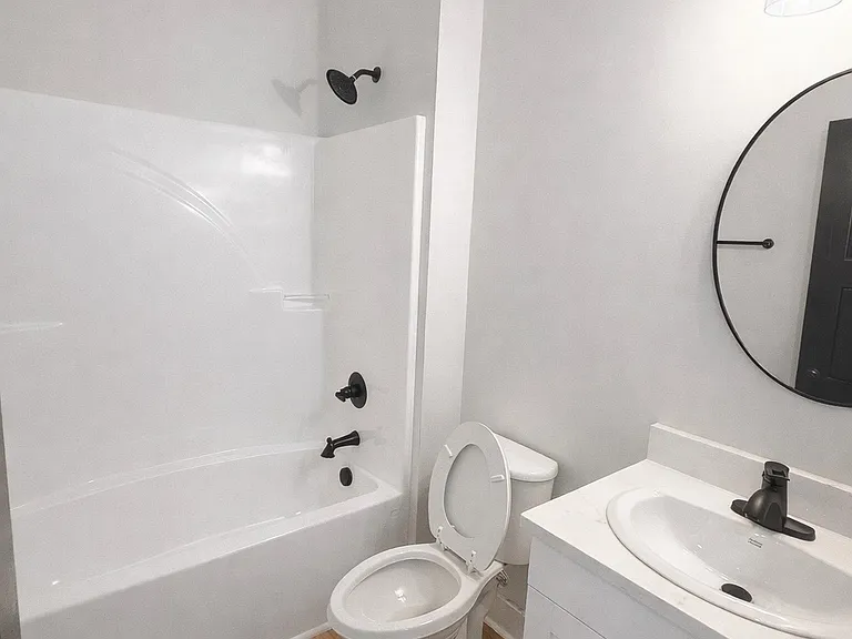109 Aurora Dr #B — Photo 7