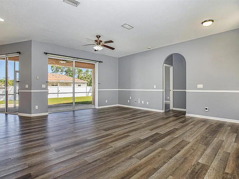 1858 Norvell Ave — Photo 5