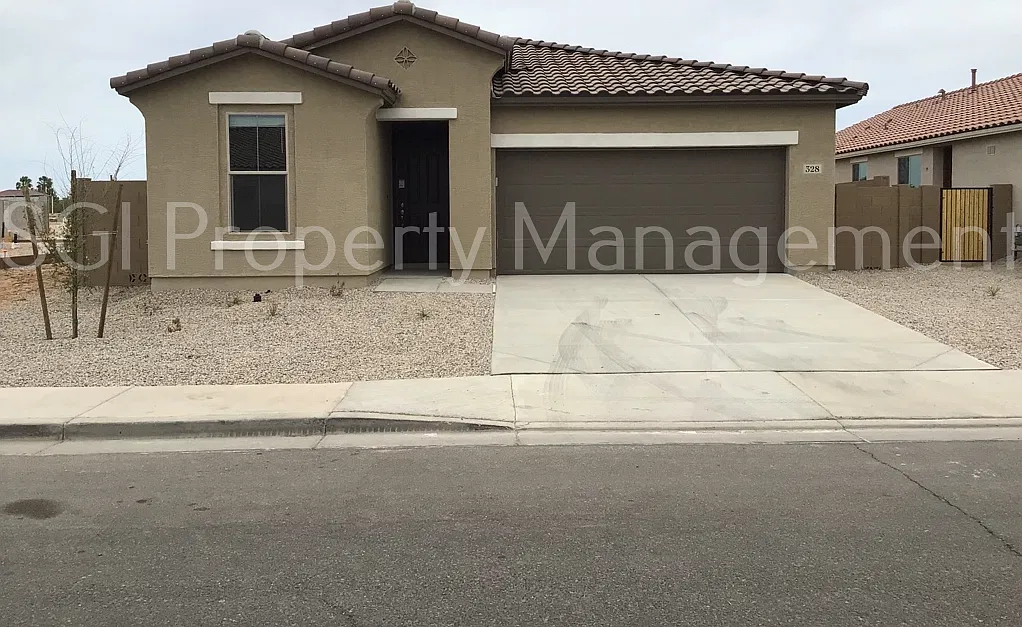 Casa Grande Home With Over 2,000 Sq Ft! — Photo 1