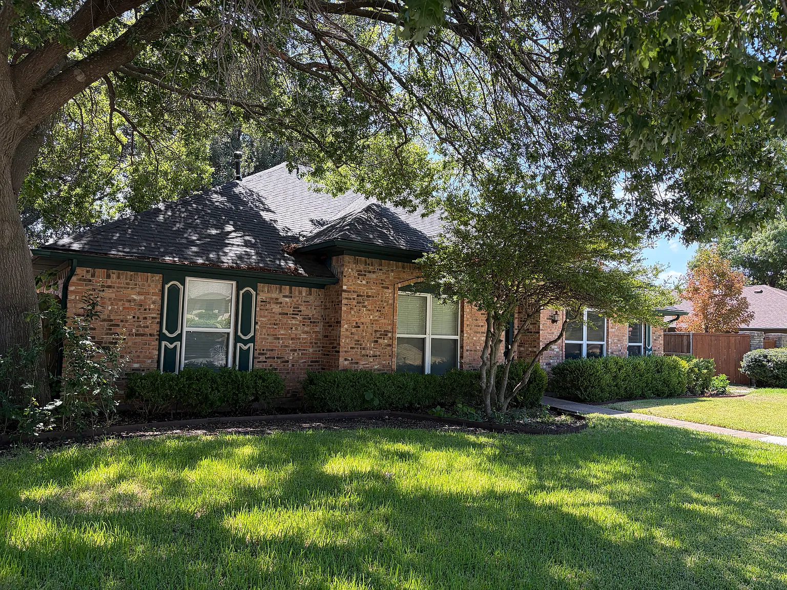 2204 Treehouse Lane — Photo 2
