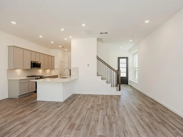 625 Royal Arch Dr — Photo 9