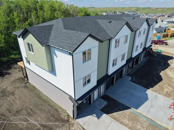 10 Valarosa Park #1-6, Didsbury, AB T0M 0W0