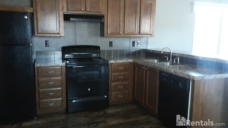 2nd image of 3211 W Division St Trailer 16