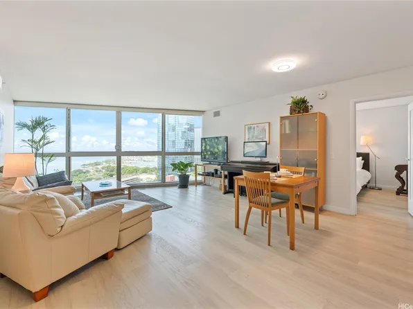 1177 Queen St APT 2504, Honolulu, HI 96814
