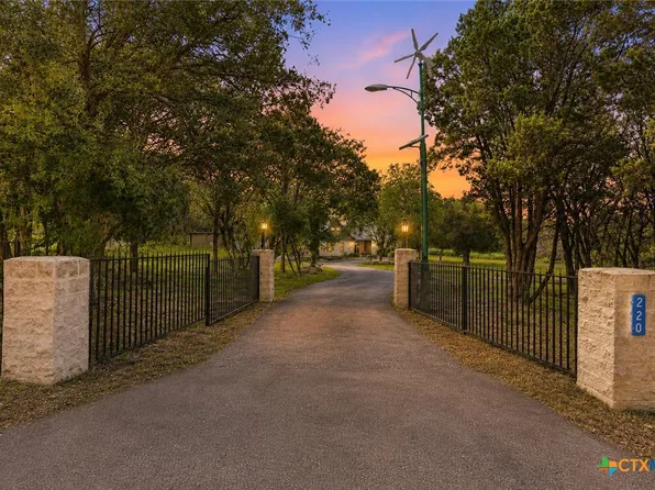 220 Lark Ln, New Braunfels, TX 78132