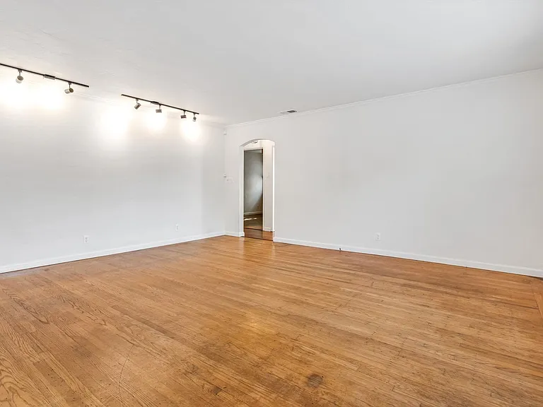 337 Bettencourt St — Photo 6