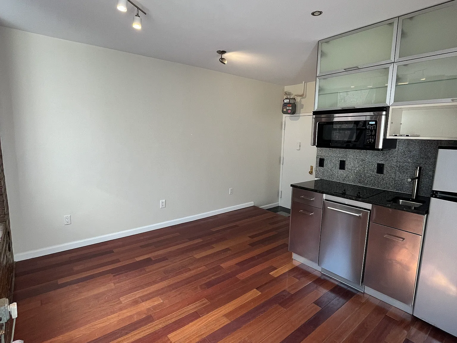 157 Rivington Street — Photo 2