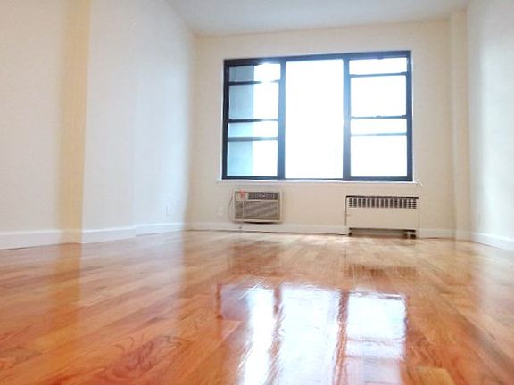 4th image of 1324 2nd Ave APT 4a