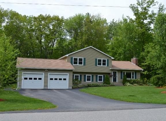 5th image of 12 Lancaster Dr