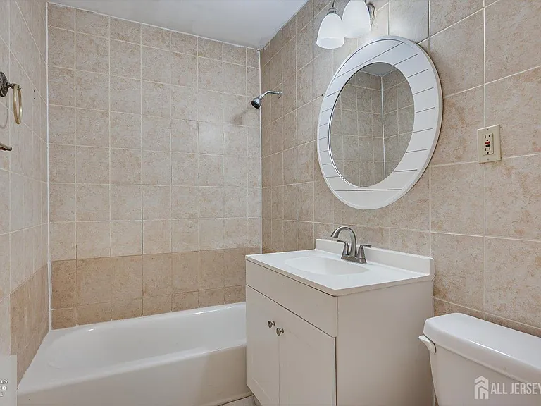 434 College Dr — Photo 14