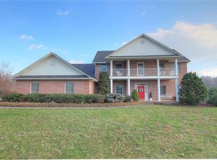 116 Appletree Dr, Clinton, TN 37716