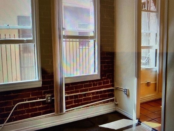 3rd image of 832 S Oxford Ave #D300