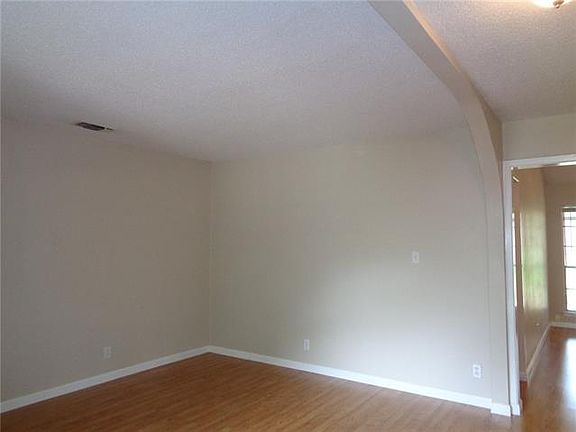 4th image of 9605 Marston Ln