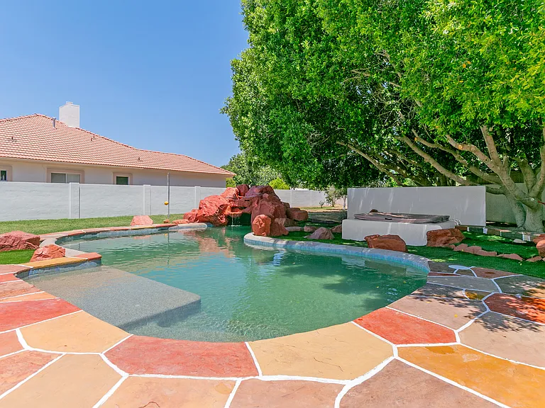 1820 E Jasmine Cir — Photo 31