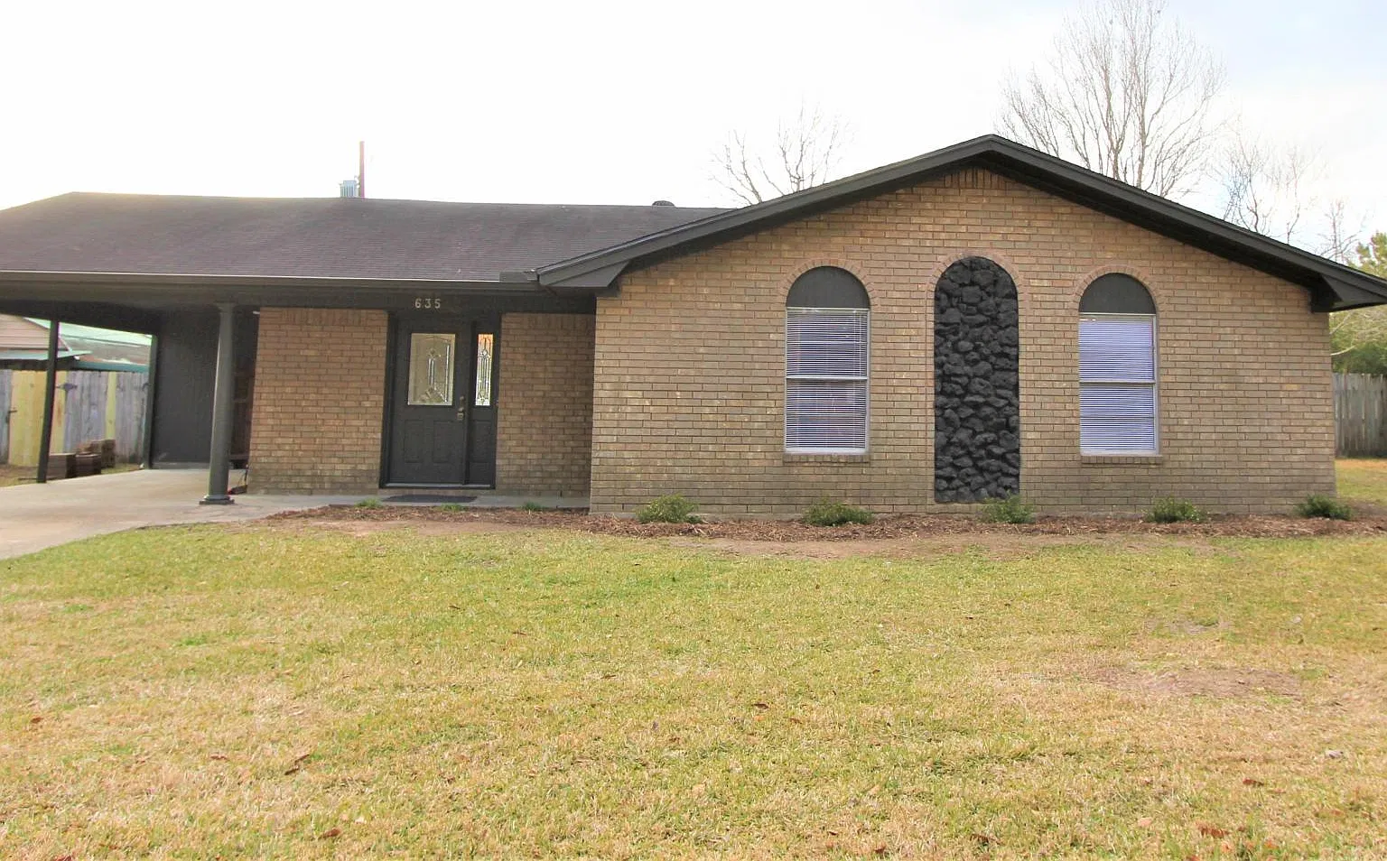 3 bed, 1.5 bath, 1300 sqft, $1,800 — Photo 1