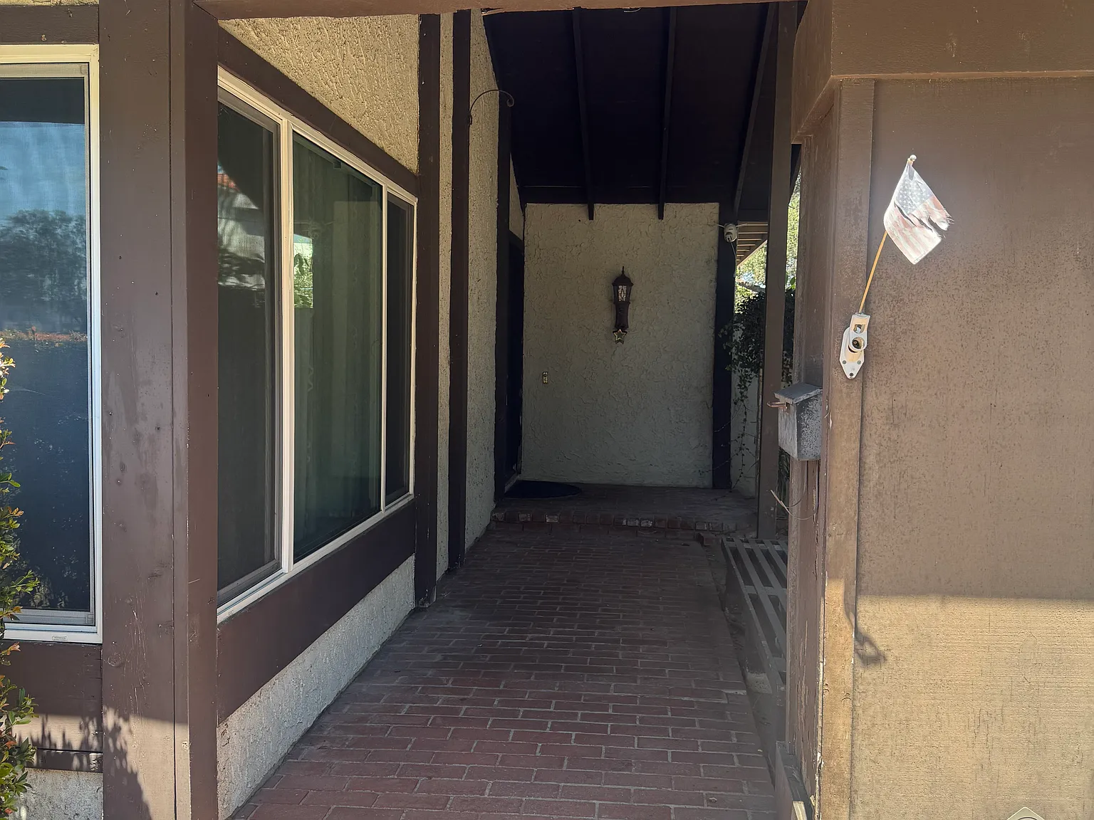 3 bed, 1356 sqft, $3,500 — Photo 2