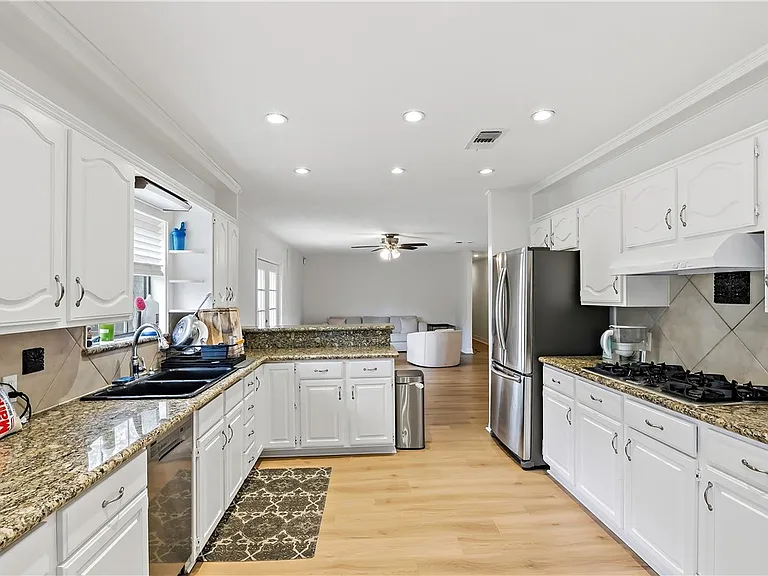 1405 Lawyer St — Photo 14