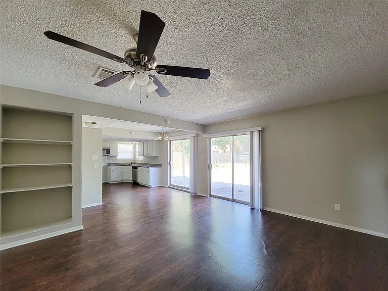 18402 Tall Cypress Dr — Photo 9