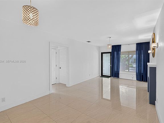 3rd image of 2543 SW 15th St