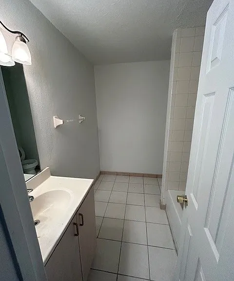 1052 Highland St — Photo 15