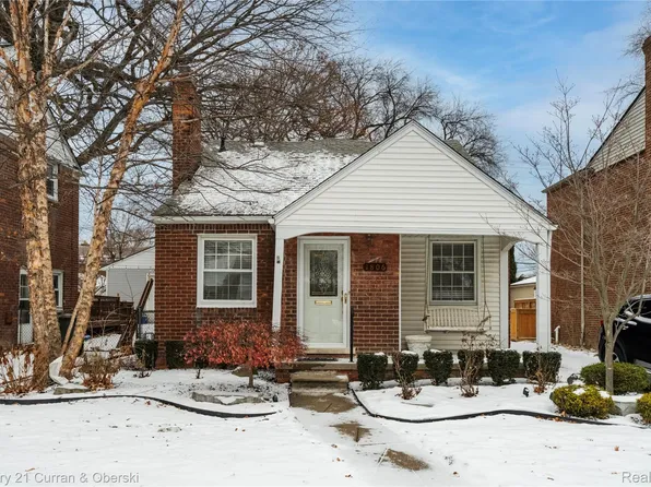 1806 Oxford Rd, Grosse Pointe Woods, MI 48236