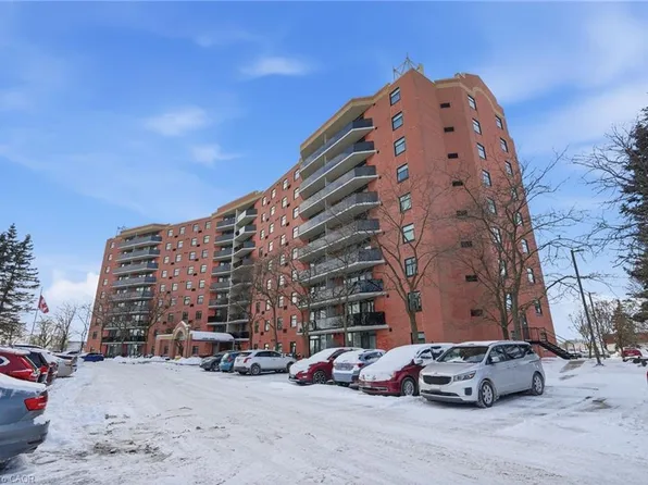 9 Bonheur Ct #808, Brantford, ON N3P 1Z5