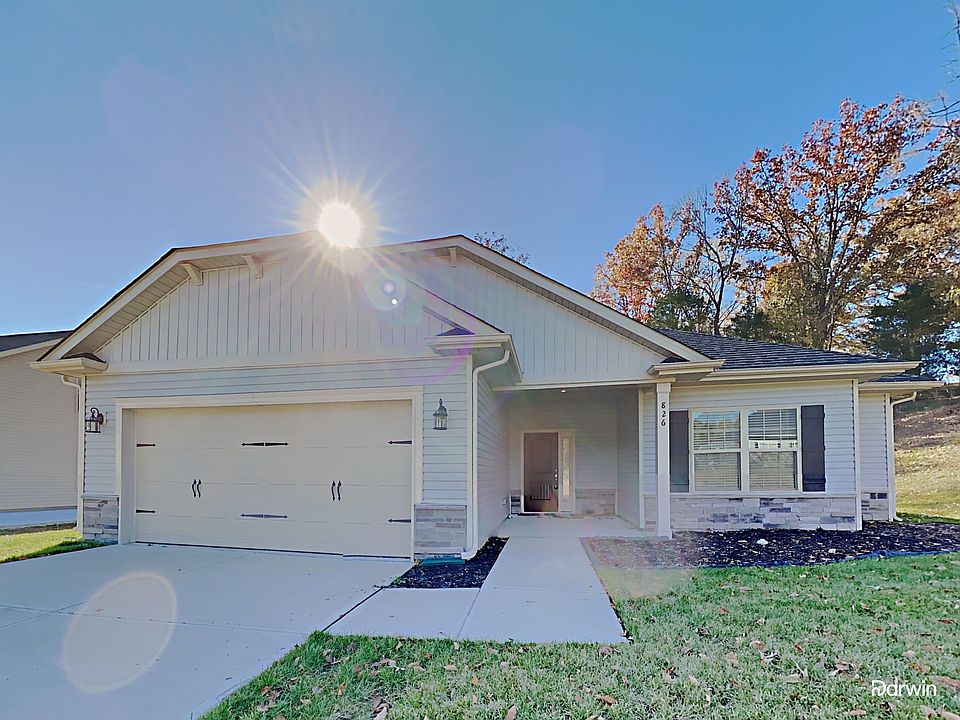 1st image of 826 Accent Ave SE
