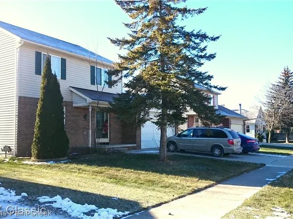 70 Larchwood Dr, Troy, MI 48083