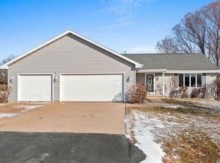 W6082 Hearthstone Dr, Appleton, WI 54915