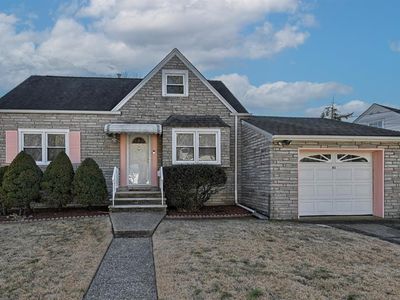 41 Schlosser Dr, Rochelle Park, NJ, 07662