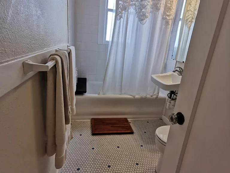 2200 N Point St — Photo 11