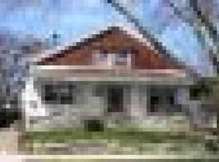 909 S 73rd St, West Allis, WI 53214