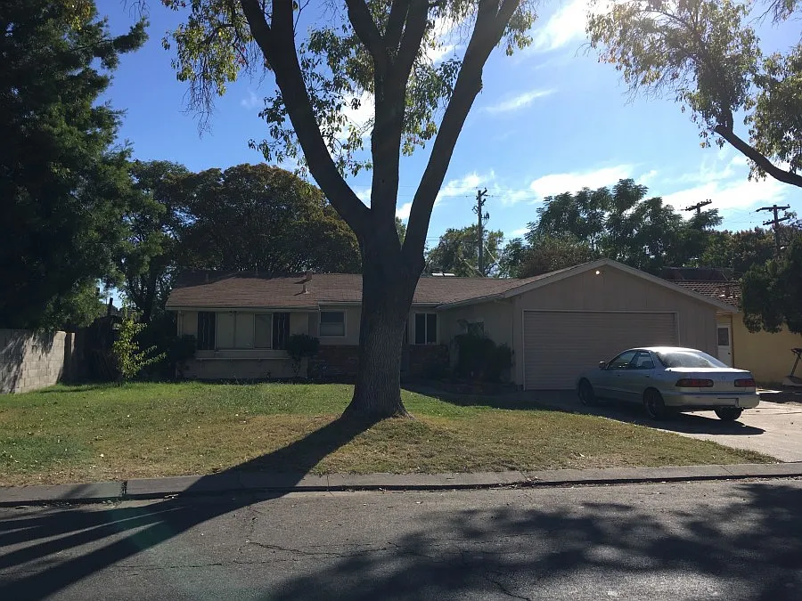144 Tokay Ave photo 1
